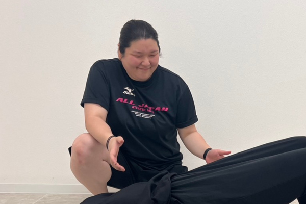 トレーナー えな